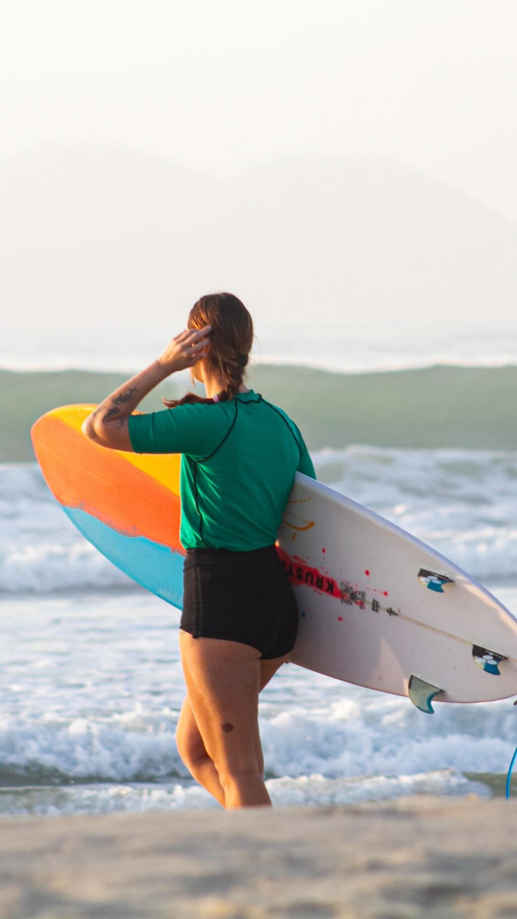 Instagram post from seaoncolors. This post is in position 1.